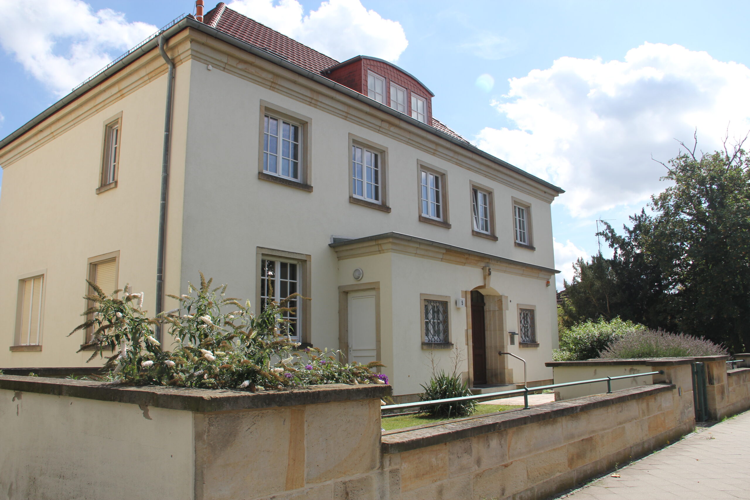 2023-08-Wohnstätte Wiglowstraße Außenansicht